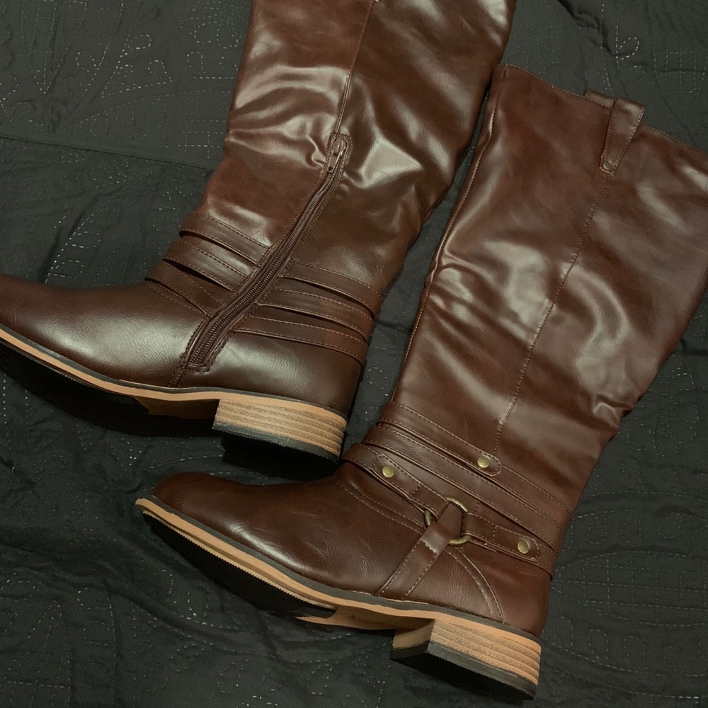 Brands new boots size 7.5
